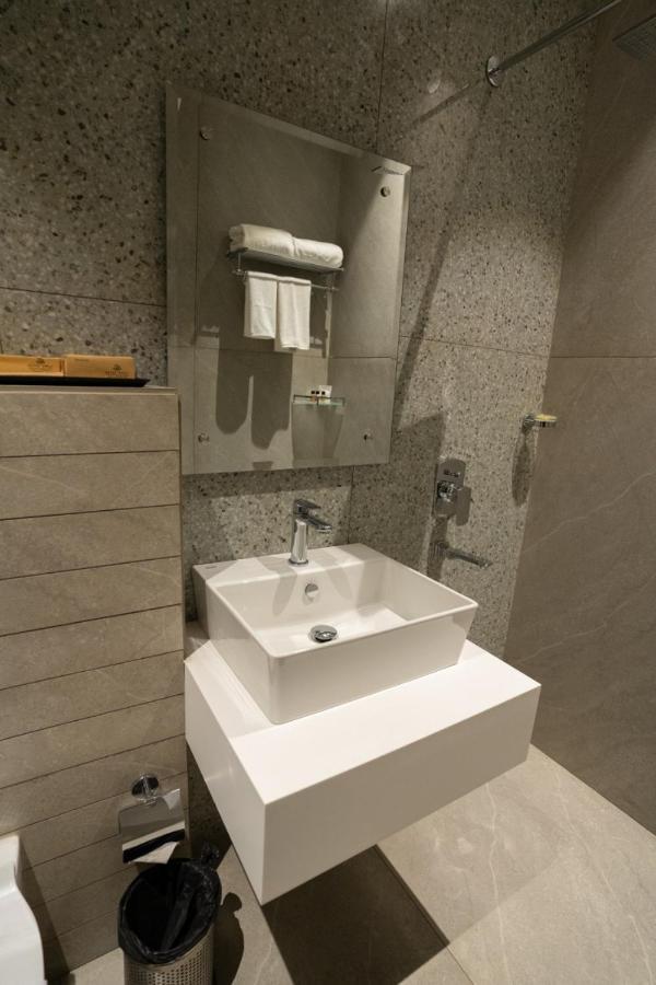 Hotel Smily Λουντιάνα Εξωτερικό φωτογραφία