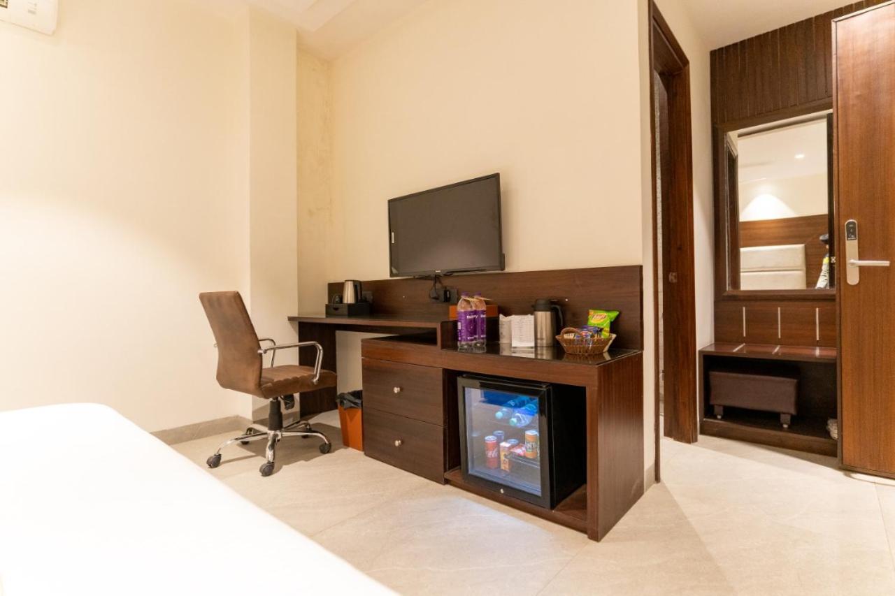 Hotel Smily Λουντιάνα Εξωτερικό φωτογραφία