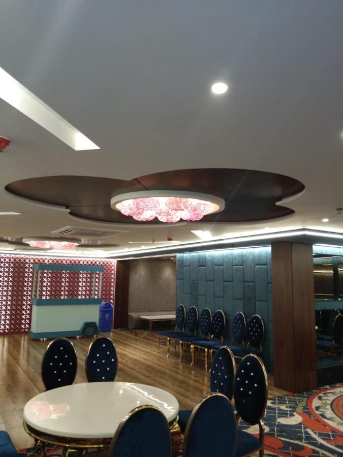 Hotel Smily Λουντιάνα Εξωτερικό φωτογραφία