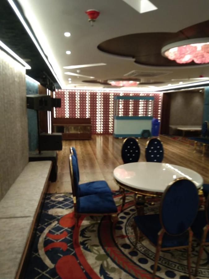 Hotel Smily Λουντιάνα Εξωτερικό φωτογραφία