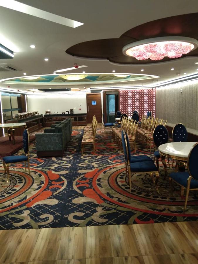 Hotel Smily Λουντιάνα Εξωτερικό φωτογραφία
