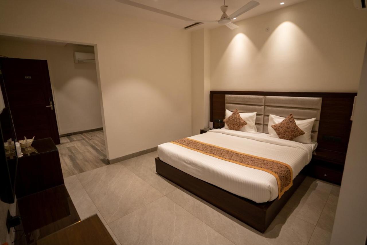 Hotel Smily Λουντιάνα Εξωτερικό φωτογραφία