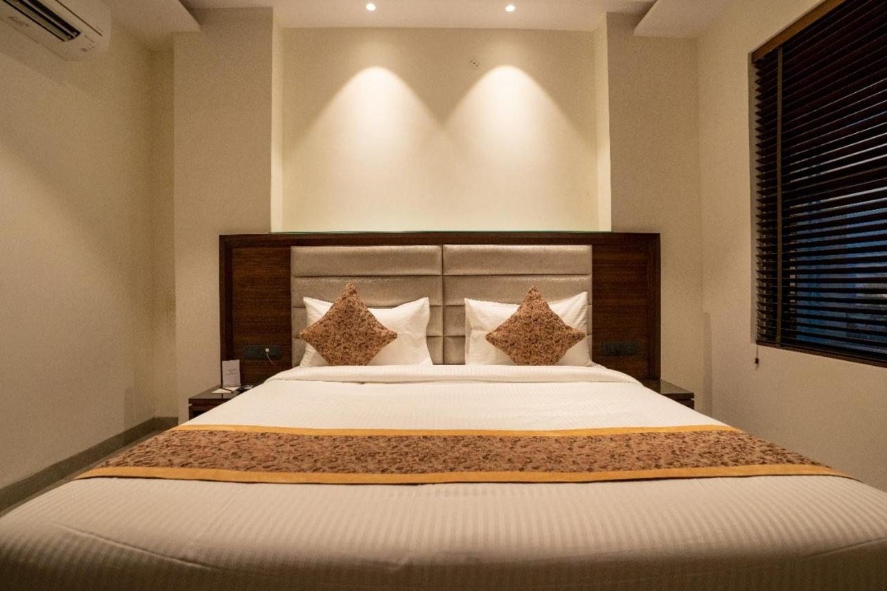 Hotel Smily Λουντιάνα Εξωτερικό φωτογραφία